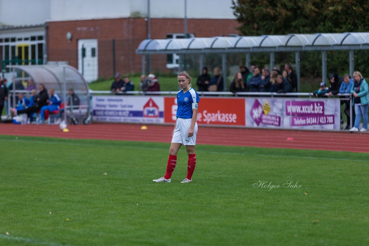 Bild 339 - B-Juniorinnen TSV Schoenberg - Holstein Kiel : Ergebnis: 0:23